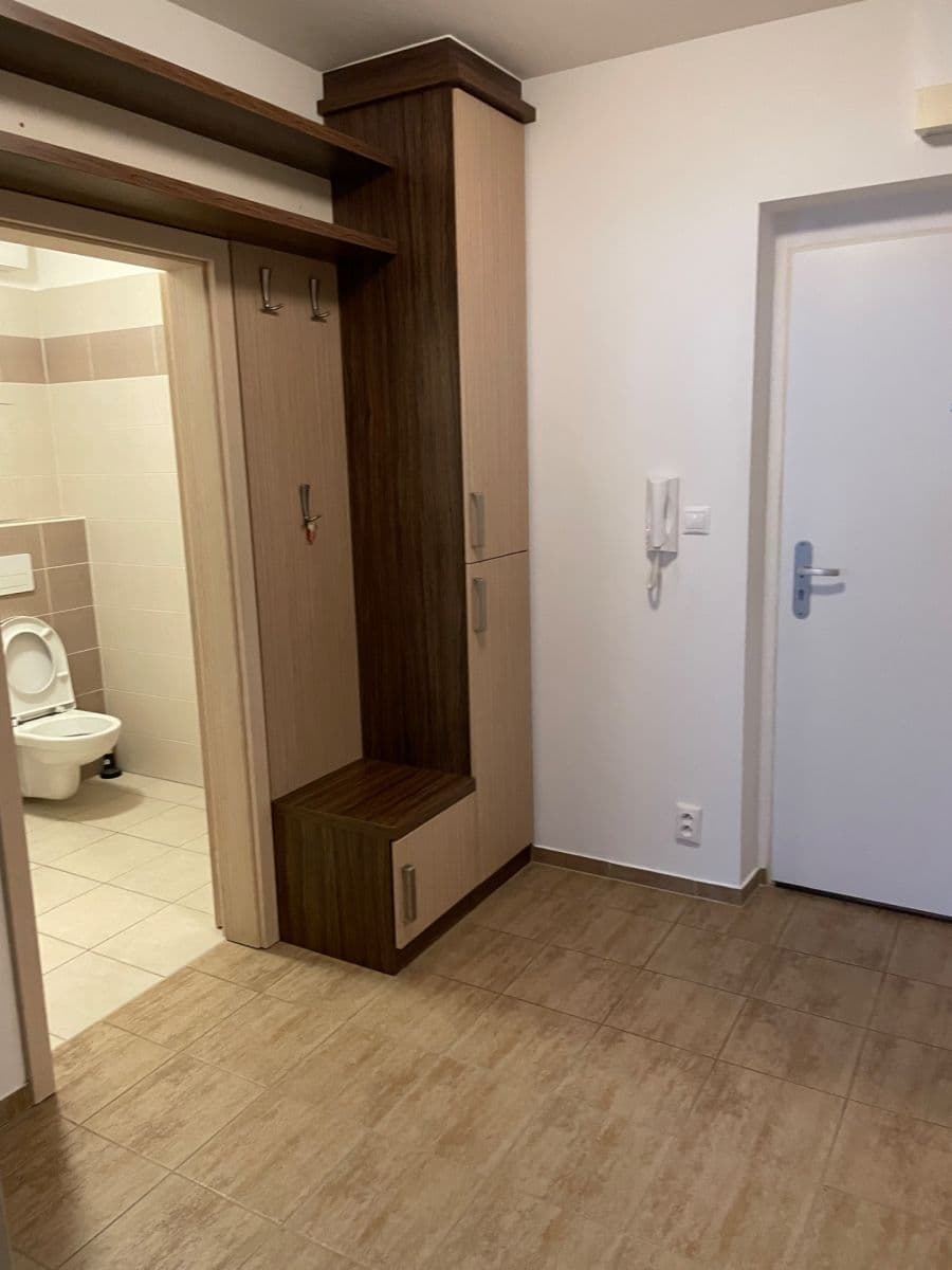 1 bedroom with open-plan kitchen flat to rent, 50 m², Edvarda Beneše, Olomouc, Olomoucký Region 1 bedroom with open-plan kitchen flat to rent, 50 m², Edvarda Beneše, Olomouc, Olomoucký Region