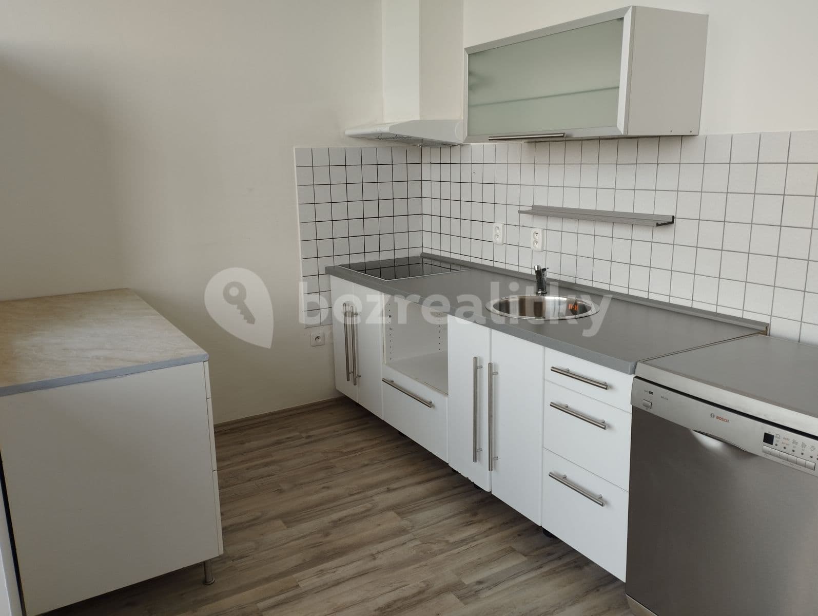 2 bedroom with open-plan kitchen flat to rent, 80 m², Teplická, Prague, Prague 2 bedroom with open-plan kitchen flat to rent, 80 m², Teplická, Prague, Prague
