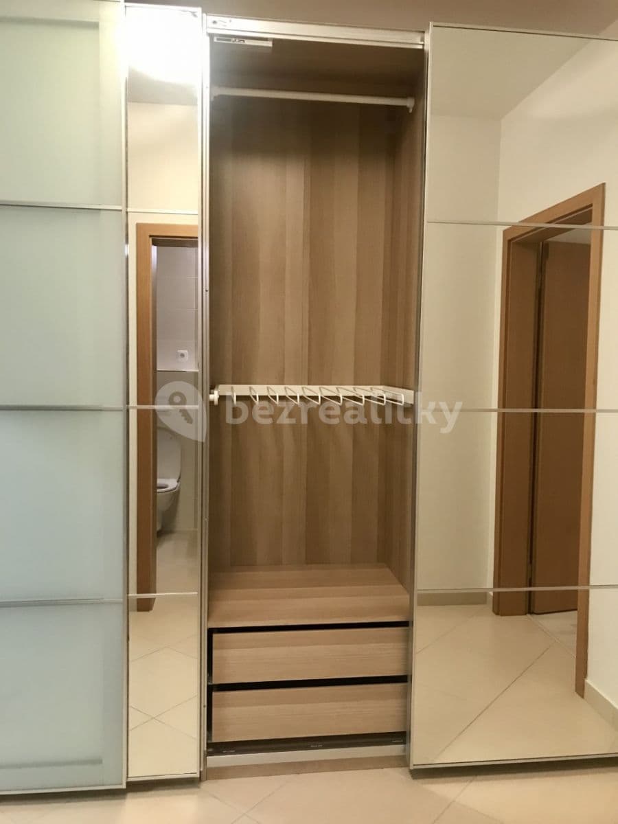 Studio flat to rent, 35 m², náměstí Junkových, Prague, Prague Studio flat to rent, 35 m², náměstí Junkových, Prague, Prague