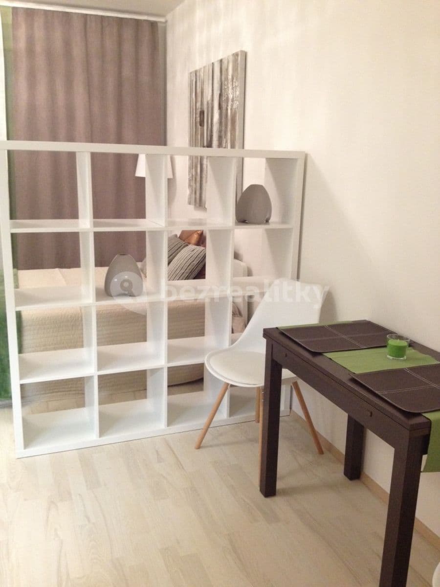 Studio flat to rent, 35 m², náměstí Junkových, Prague, Prague Studio flat to rent, 35 m², náměstí Junkových, Prague, Prague