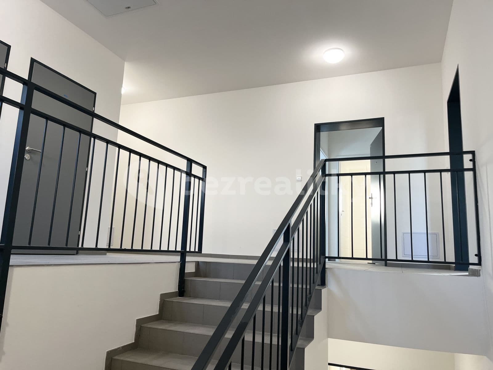 Studio flat to rent, 32 m², Ve Stráni, Herink, Středočeský Region Studio flat to rent, 32 m², Ve Stráni, Herink, Středočeský Region