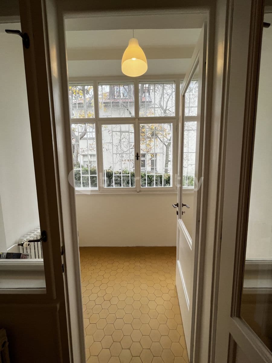 3 bedroom with open-plan kitchen flat to rent, 135 m², Na Dračkách, Prague, Prague 3 bedroom with open-plan kitchen flat to rent, 135 m², Na Dračkách, Prague, Prague