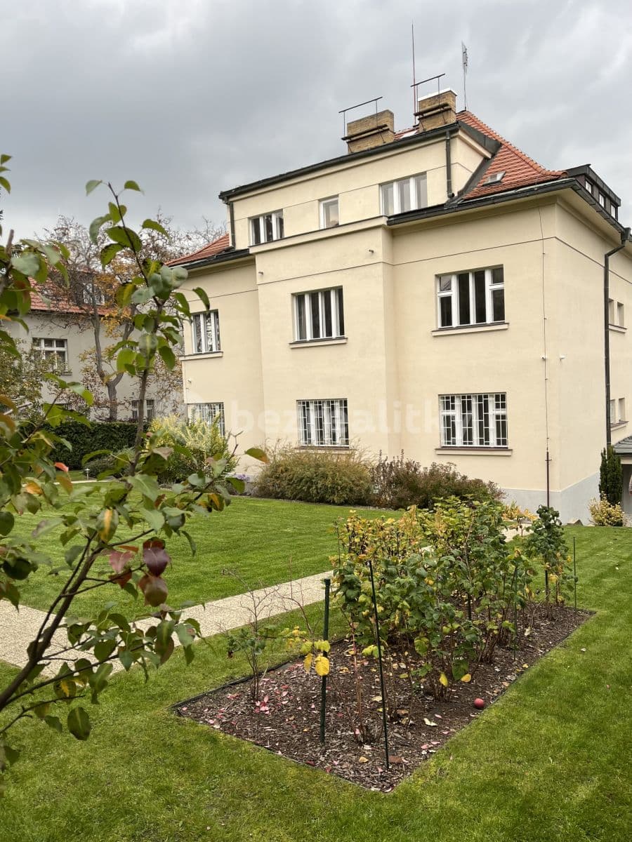 3 bedroom with open-plan kitchen flat to rent, 135 m², Na Dračkách, Prague, Prague 3 bedroom with open-plan kitchen flat to rent, 135 m², Na Dračkách, Prague, Prague