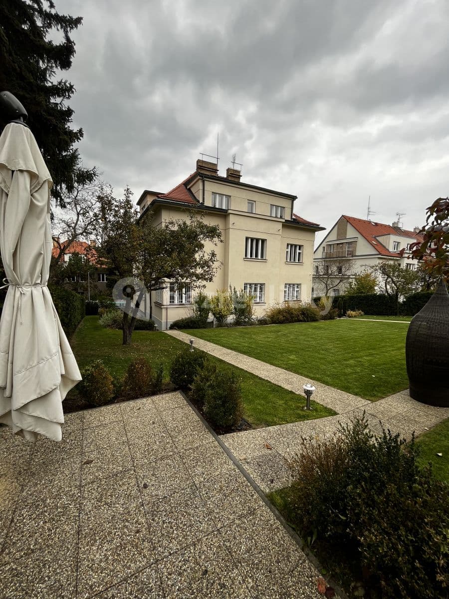 3 bedroom with open-plan kitchen flat to rent, 135 m², Na Dračkách, Prague, Prague 3 bedroom with open-plan kitchen flat to rent, 135 m², Na Dračkách, Prague, Prague