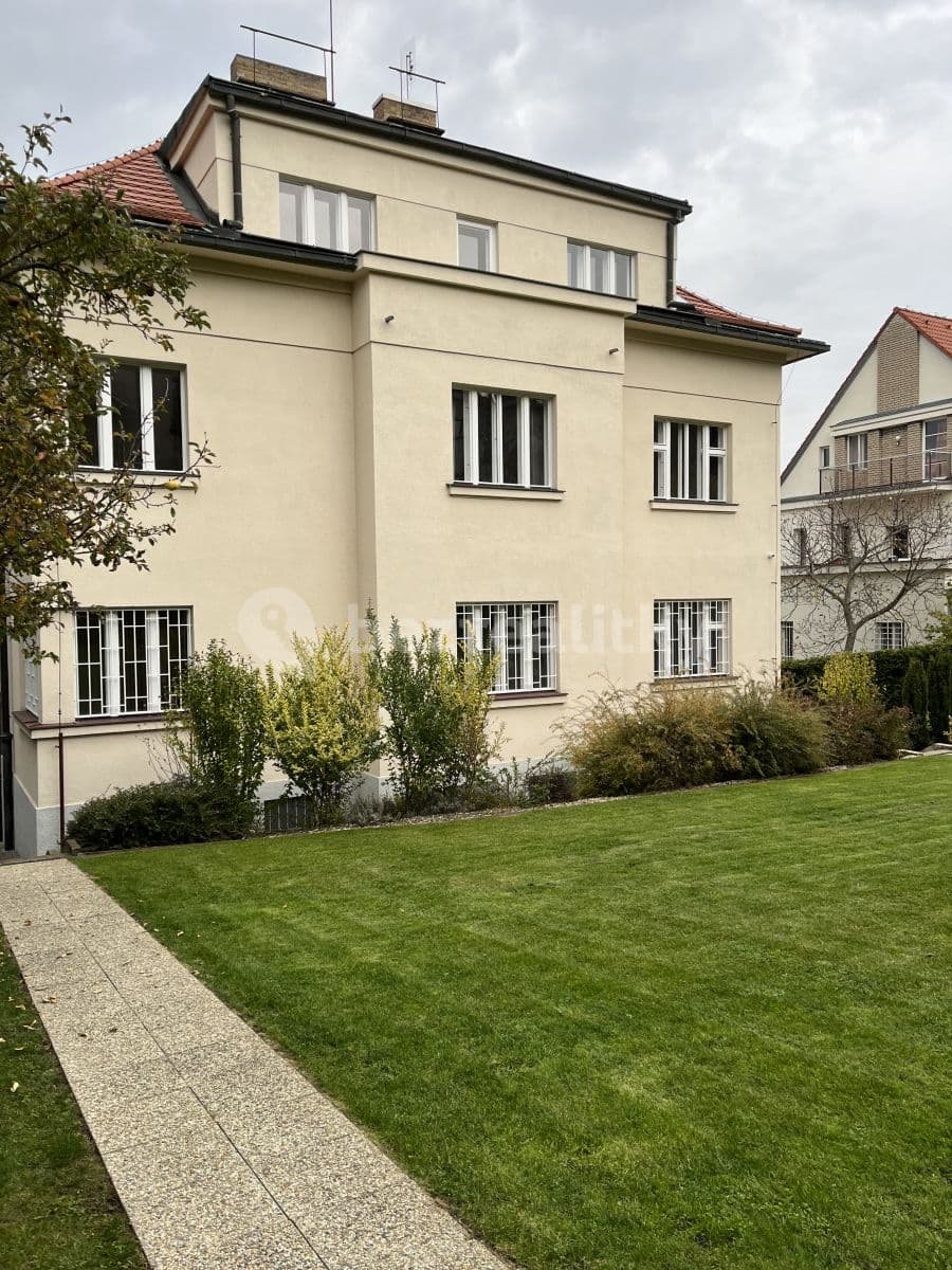 3 bedroom with open-plan kitchen flat to rent, 135 m², Na Dračkách, Prague, Prague 3 bedroom with open-plan kitchen flat to rent, 135 m², Na Dračkách, Prague, Prague