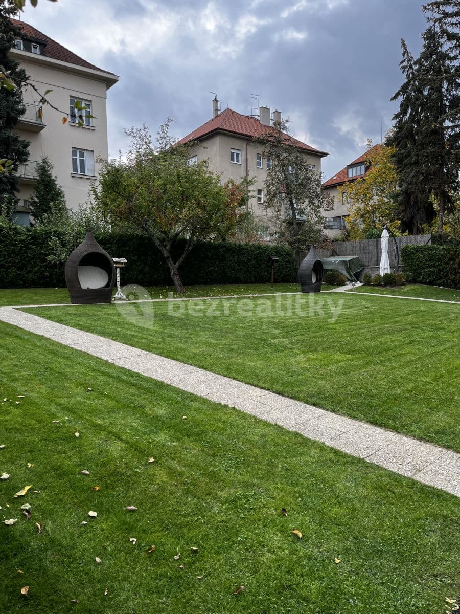 3 bedroom with open-plan kitchen flat to rent, 135 m², Na Dračkách, Prague, Prague 3 bedroom with open-plan kitchen flat to rent, 135 m², Na Dračkách, Prague, Prague