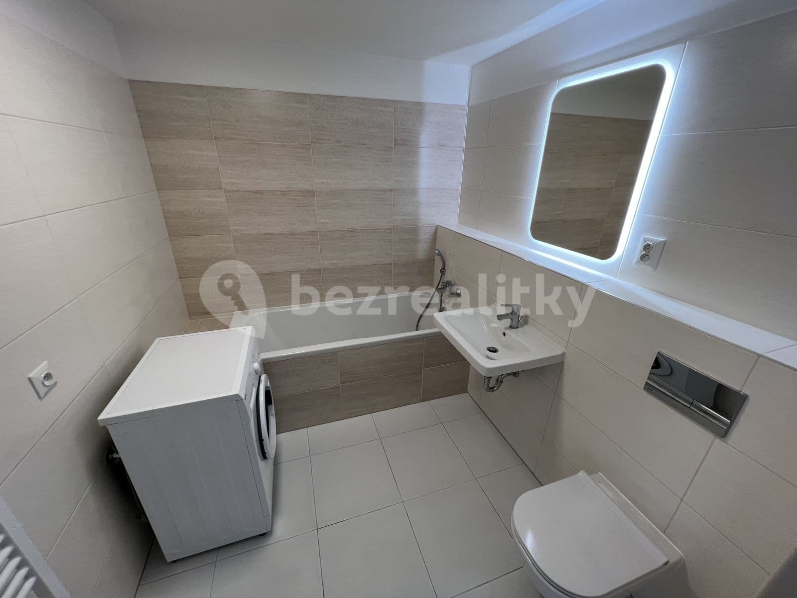 1 bedroom with open-plan kitchen flat to rent, 57 m², Čerpadlová, Prague, Prague 1 bedroom with open-plan kitchen flat to rent, 57 m², Čerpadlová, Prague, Prague
