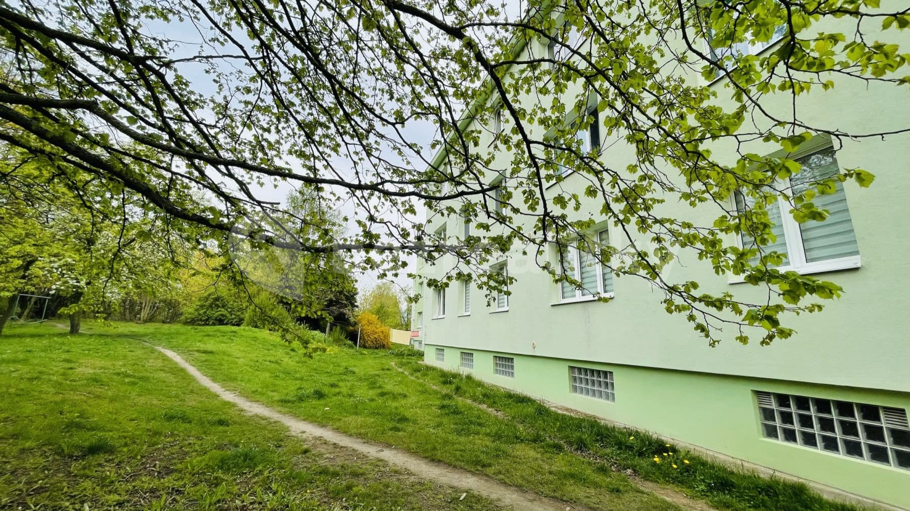 1 bedroom with open-plan kitchen flat to rent, 45 m², Buzulucká, Teplice, Ústecký Region 1 bedroom with open-plan kitchen flat to rent, 45 m², Buzulucká, Teplice, Ústecký Region