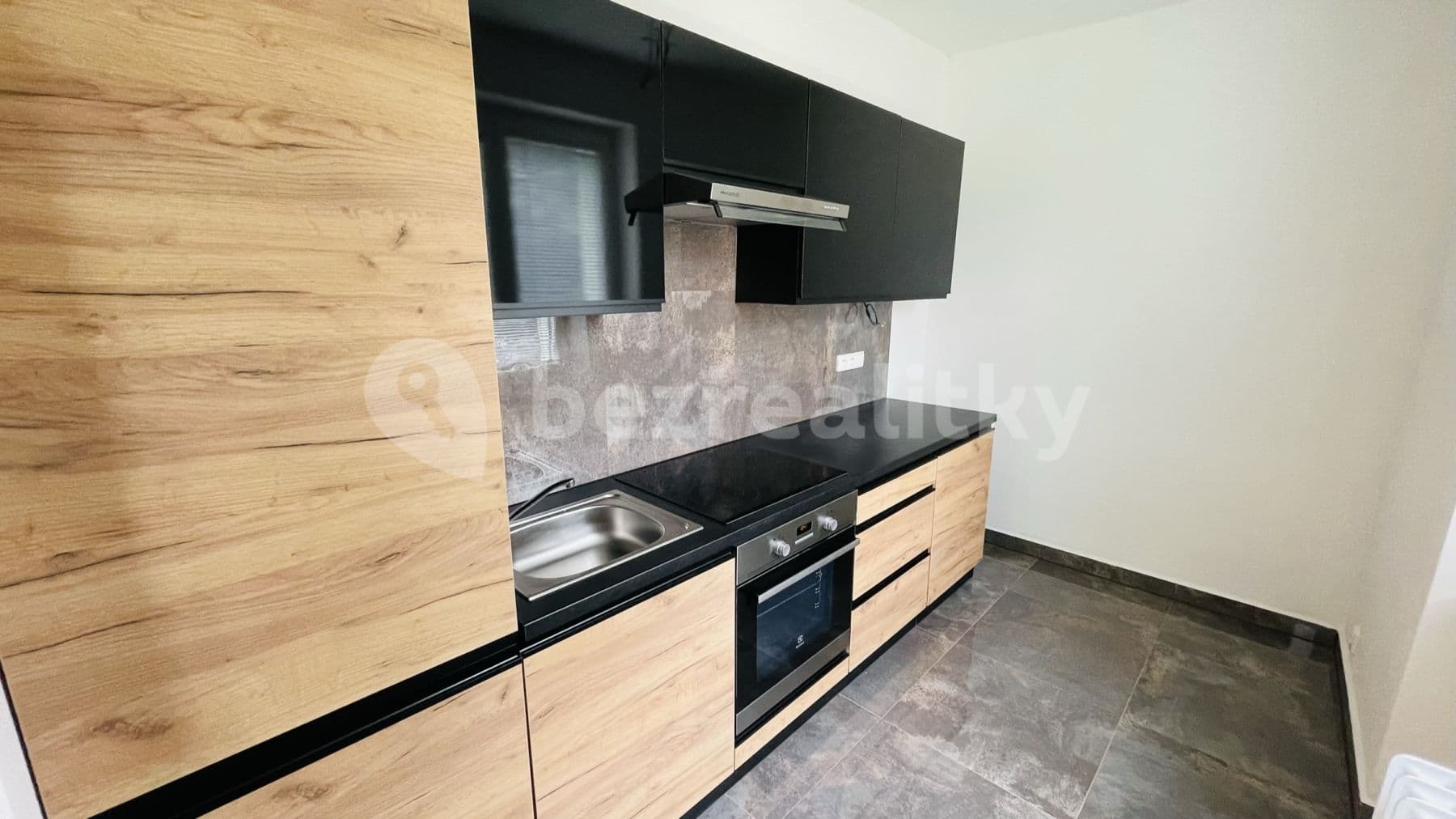 1 bedroom with open-plan kitchen flat to rent, 45 m², Buzulucká, Teplice, Ústecký Region 1 bedroom with open-plan kitchen flat to rent, 45 m², Buzulucká, Teplice, Ústecký Region