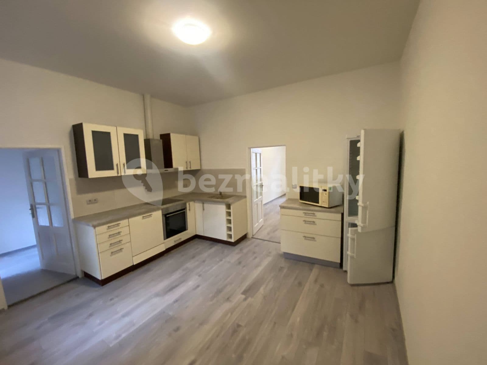 1 bedroom flat to rent, 46 m², Viktora Huga, Prague, Prague 1 bedroom flat to rent, 46 m², Viktora Huga, Prague, Prague