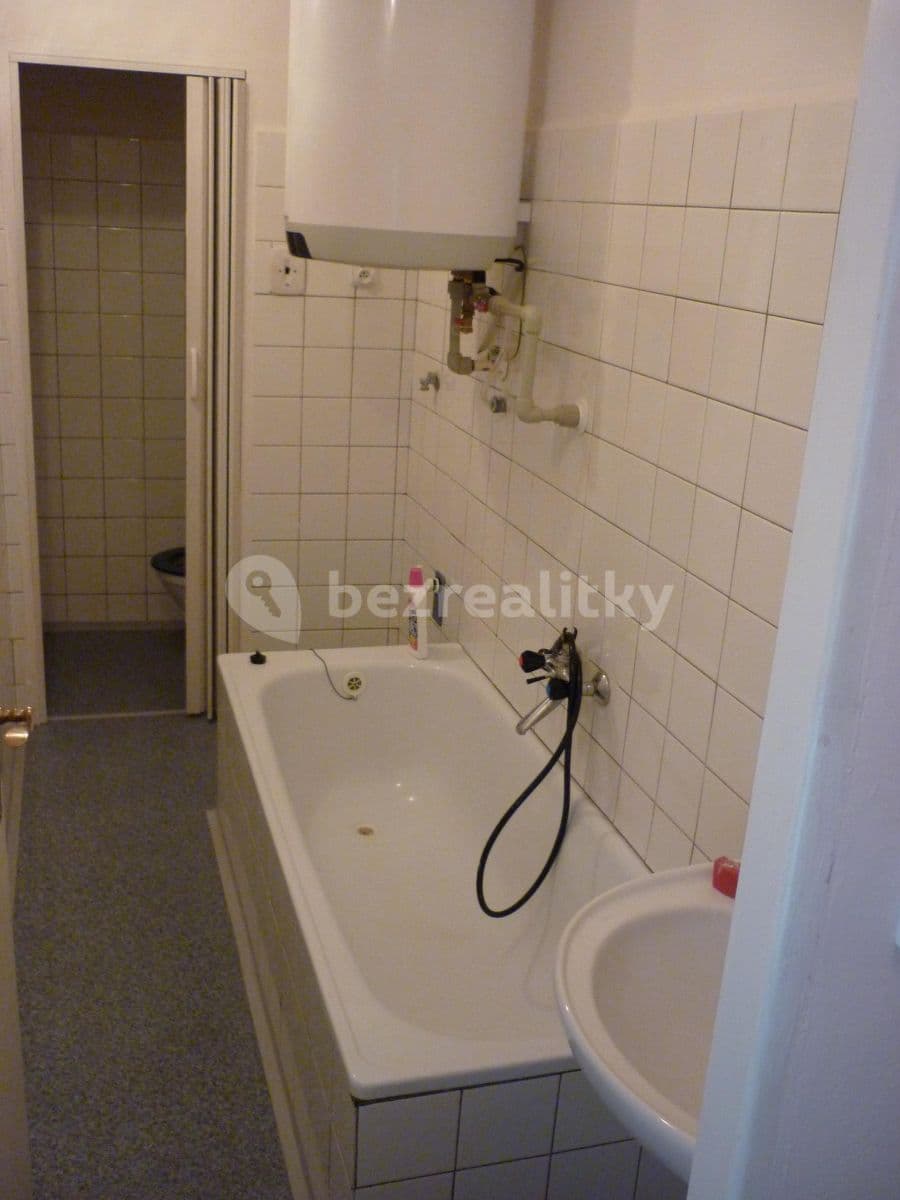 2 bedroom with open-plan kitchen flat to rent, 70 m², Mírové náměstí, Dobříš, Středočeský Region 2 bedroom with open-plan kitchen flat to rent, 70 m², Mírové náměstí, Dobříš, Středočeský Region