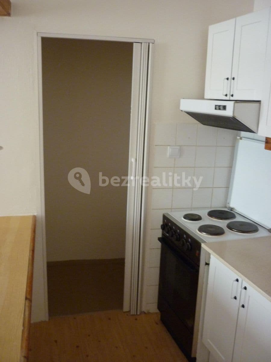 2 bedroom with open-plan kitchen flat to rent, 70 m², Mírové náměstí, Dobříš, Středočeský Region 2 bedroom with open-plan kitchen flat to rent, 70 m², Mírové náměstí, Dobříš, Středočeský Region