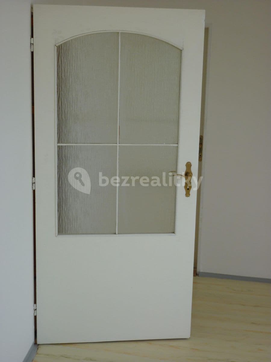 2 bedroom with open-plan kitchen flat to rent, 70 m², Mírové náměstí, Dobříš, Středočeský Region 2 bedroom with open-plan kitchen flat to rent, 70 m², Mírové náměstí, Dobříš, Středočeský Region