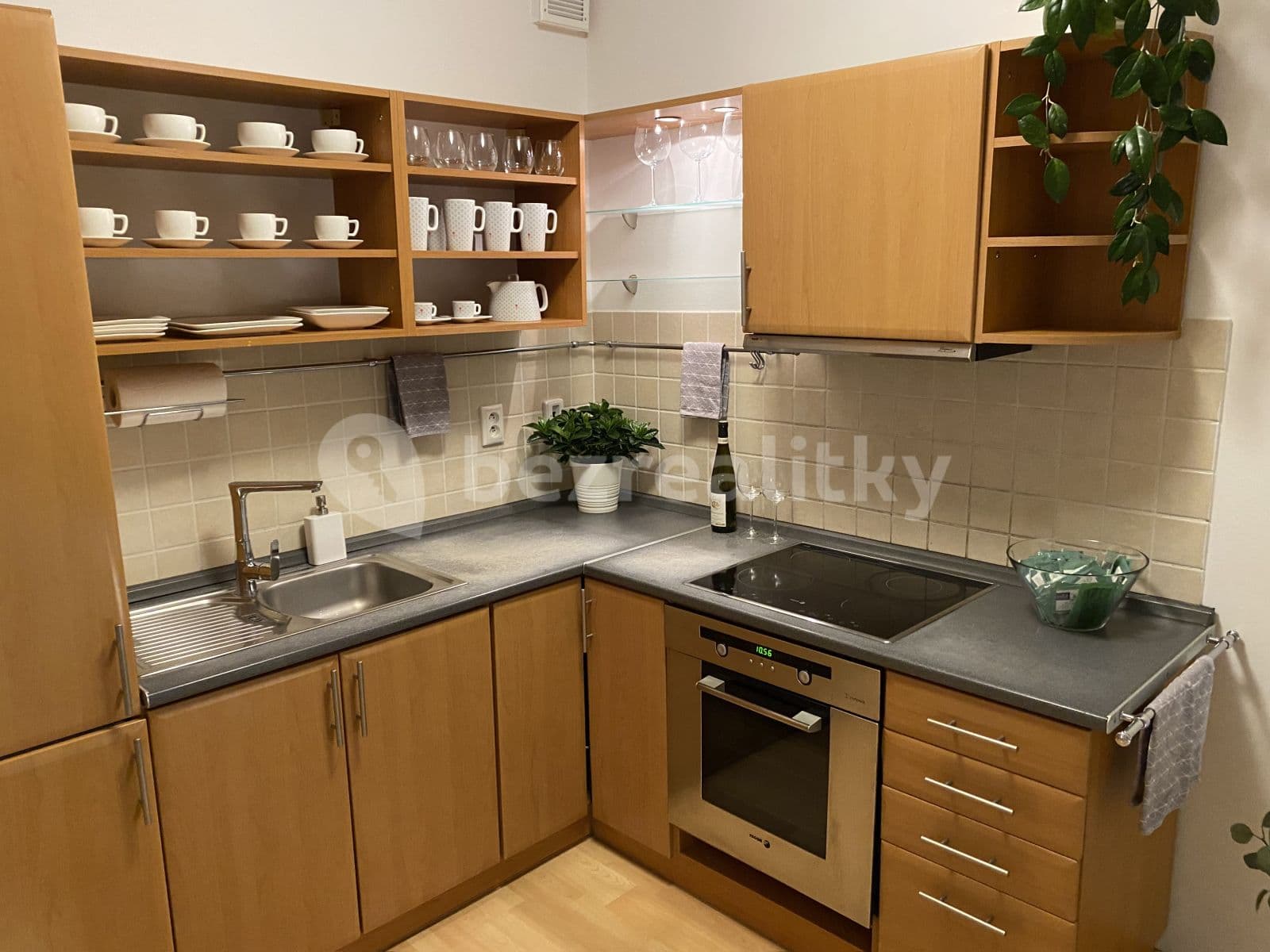 1 bedroom with open-plan kitchen flat to rent, 60 m², Kovanecká, Prague, Prague 1 bedroom with open-plan kitchen flat to rent, 60 m², Kovanecká, Prague, Prague