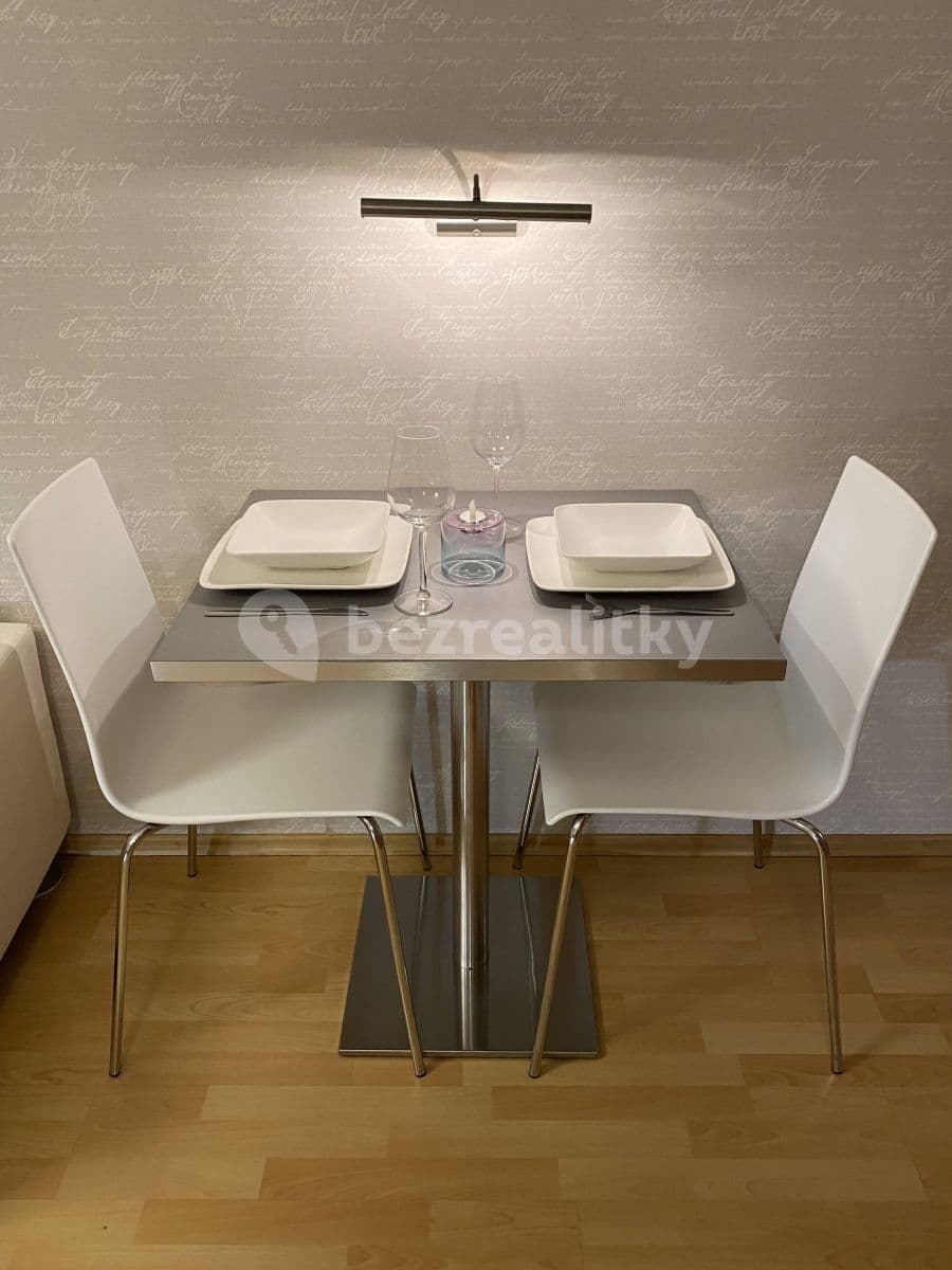 1 bedroom with open-plan kitchen flat to rent, 60 m², Kovanecká, Prague, Prague 1 bedroom with open-plan kitchen flat to rent, 60 m², Kovanecká, Prague, Prague