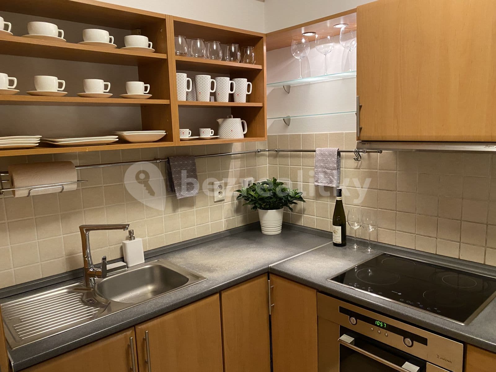 1 bedroom with open-plan kitchen flat to rent, 60 m², Kovanecká, Prague, Prague 1 bedroom with open-plan kitchen flat to rent, 60 m², Kovanecká, Prague, Prague