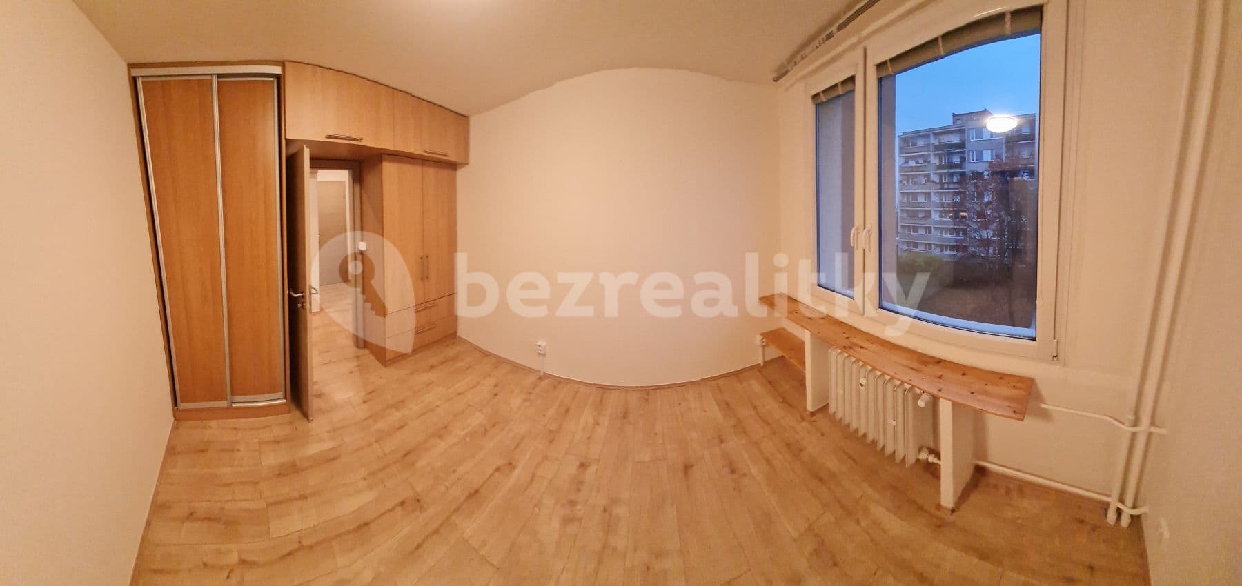 1 bedroom with open-plan kitchen flat to rent, 41 m², V Zápolí, Prague, Prague