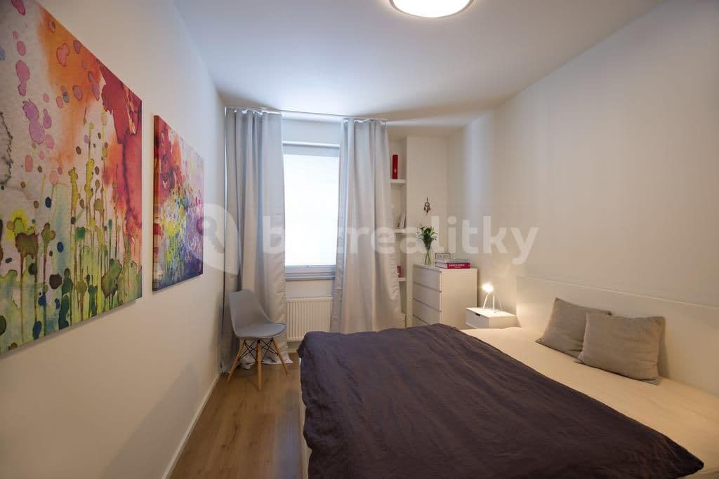 1 bedroom with open-plan kitchen flat to rent, 51 m², Geologická, Prague, Prague 1 bedroom with open-plan kitchen flat to rent, 51 m², Geologická, Prague, Prague