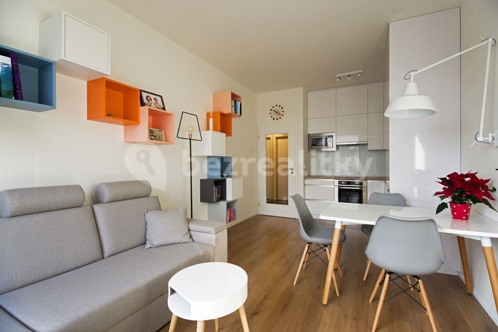 1 bedroom with open-plan kitchen flat to rent, 51 m², Geologická, Prague, Prague 1 bedroom with open-plan kitchen flat to rent, 51 m², Geologická, Prague, Prague