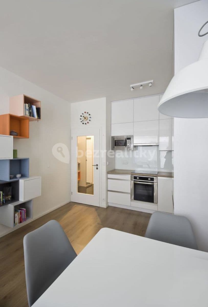 1 bedroom with open-plan kitchen flat to rent, 51 m², Geologická, Prague, Prague 1 bedroom with open-plan kitchen flat to rent, 51 m², Geologická, Prague, Prague