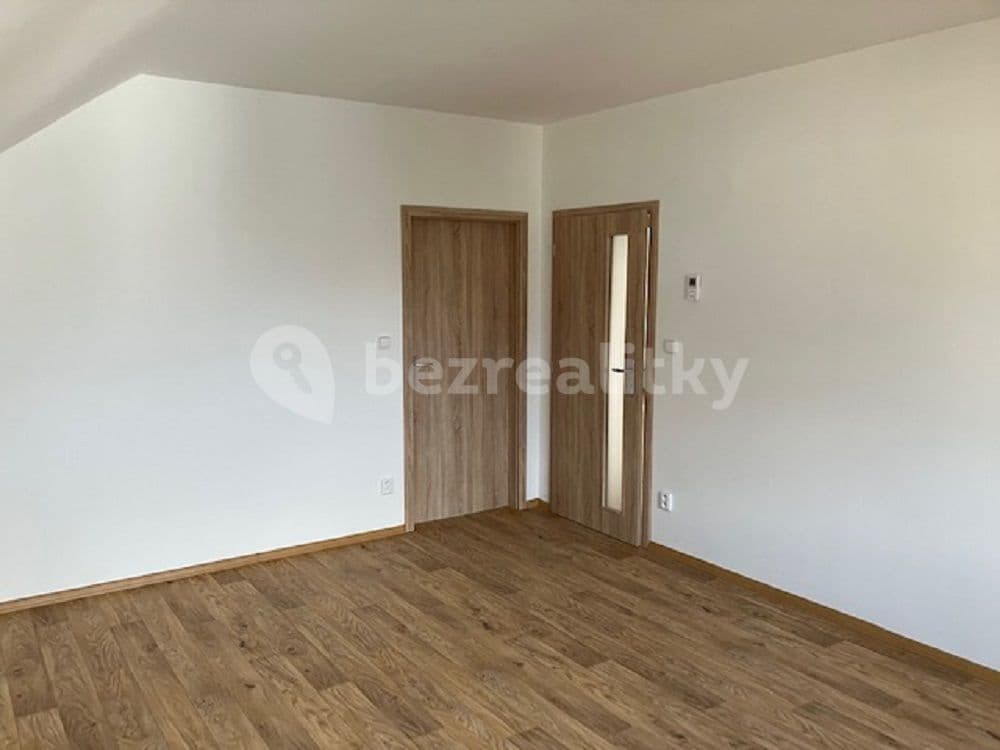 2 bedroom with open-plan kitchen flat to rent, 80 m², V Kamení, Plzeň, Plzeňský Region