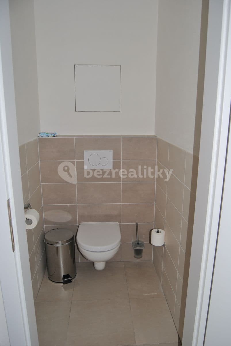 2 bedroom with open-plan kitchen flat to rent, 70 m², V Hliníkách, Chrudim, Pardubický Region 2 bedroom with open-plan kitchen flat to rent, 70 m², V Hliníkách, Chrudim, Pardubický Region