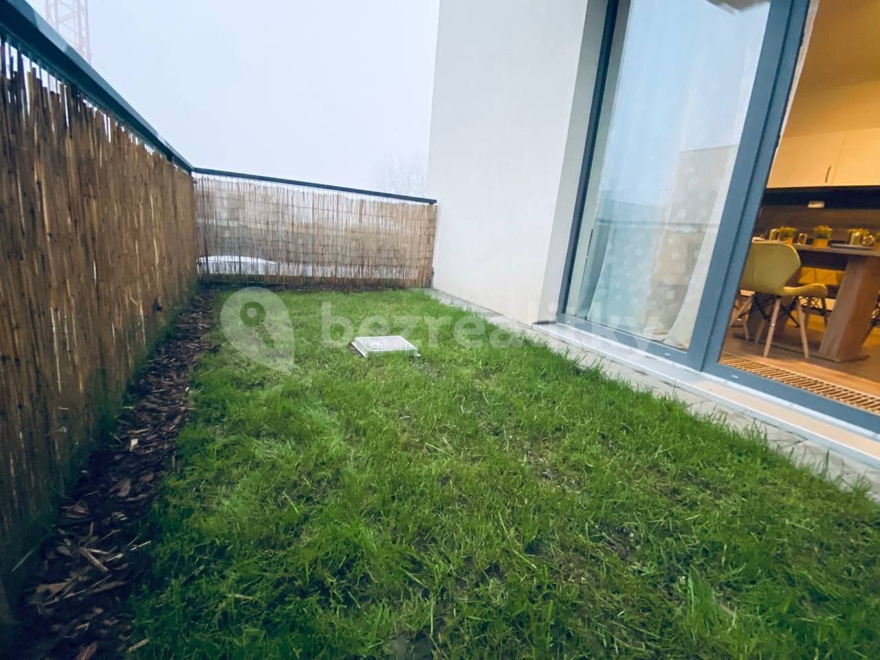 1 bedroom with open-plan kitchen flat to rent, 49 m², Prague, Prague 1 bedroom with open-plan kitchen flat to rent, 49 m², Prague, Prague