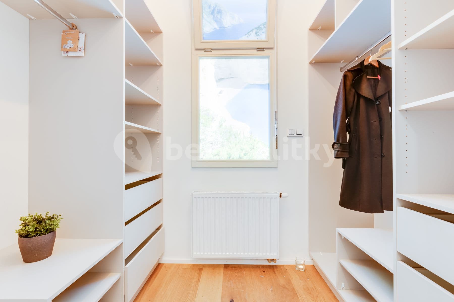 2 bedroom with open-plan kitchen flat to rent, 86 m², Peckova, Prague, Prague 2 bedroom with open-plan kitchen flat to rent, 86 m², Peckova, Prague, Prague