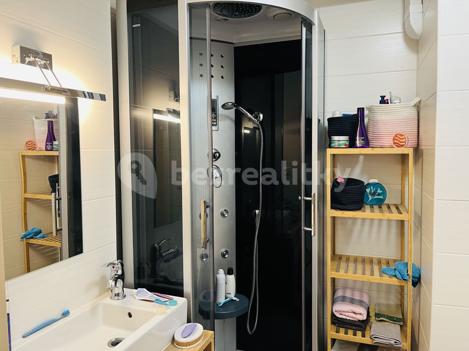 1 bedroom with open-plan kitchen flat to rent, 50 m², Pirinská, Prague, Prague 1 bedroom with open-plan kitchen flat to rent, 50 m², Pirinská, Prague, Prague