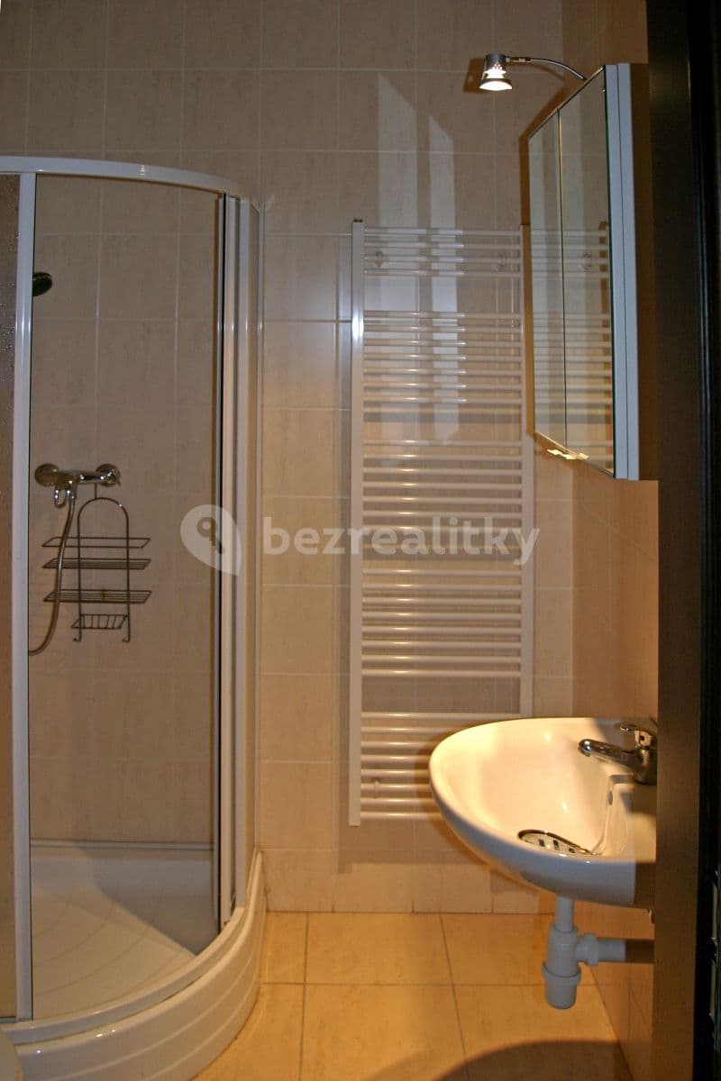 1 bedroom with open-plan kitchen flat to rent, 36 m², Resselovo náměstí, Chrudim, Pardubický Region 1 bedroom with open-plan kitchen flat to rent, 36 m², Resselovo náměstí, Chrudim, Pardubický Region