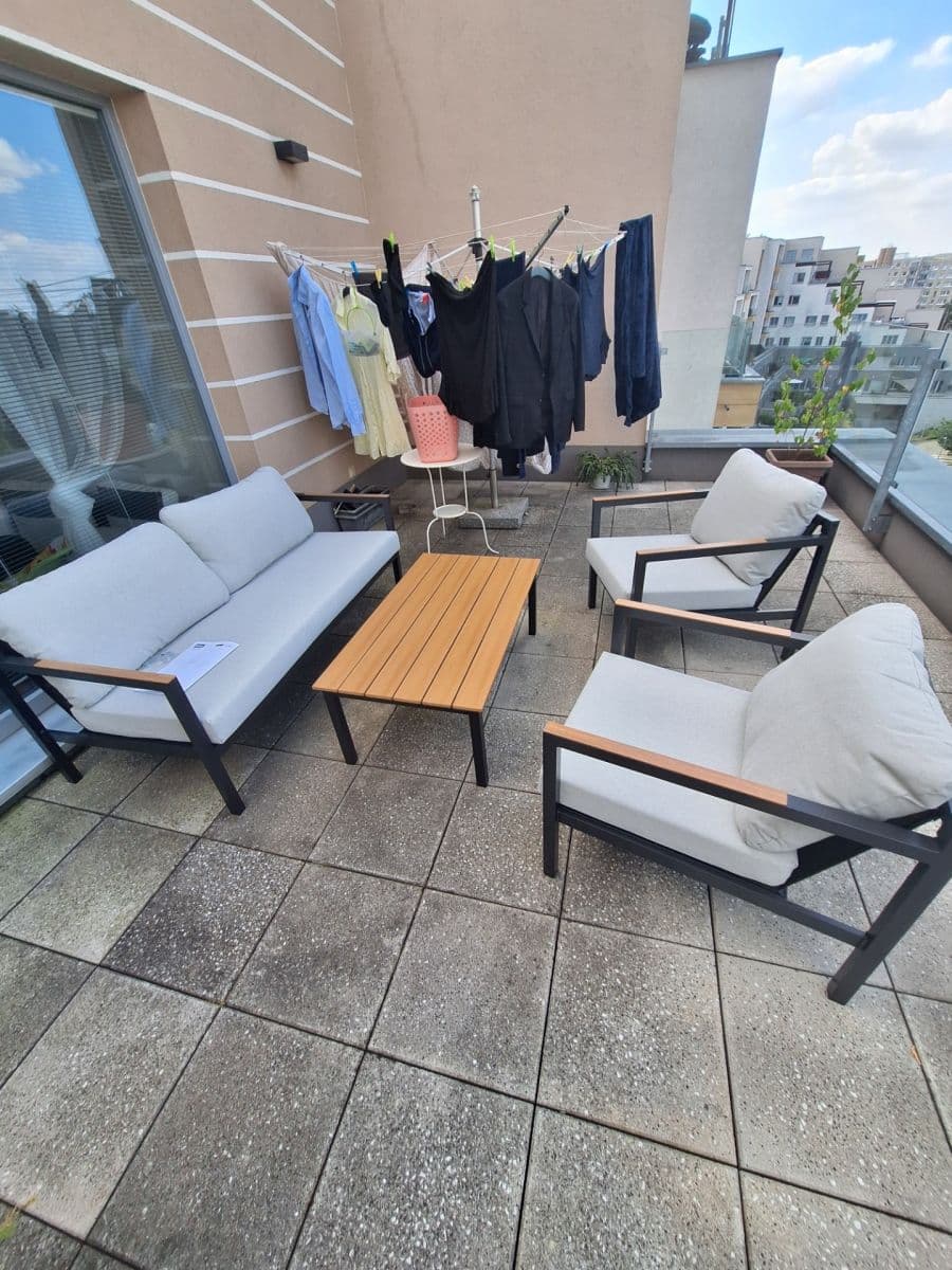 2 bedroom with open-plan kitchen flat to rent, 65 m², Silurská, Prague, Prague 2 bedroom with open-plan kitchen flat to rent, 65 m², Silurská, Prague, Prague