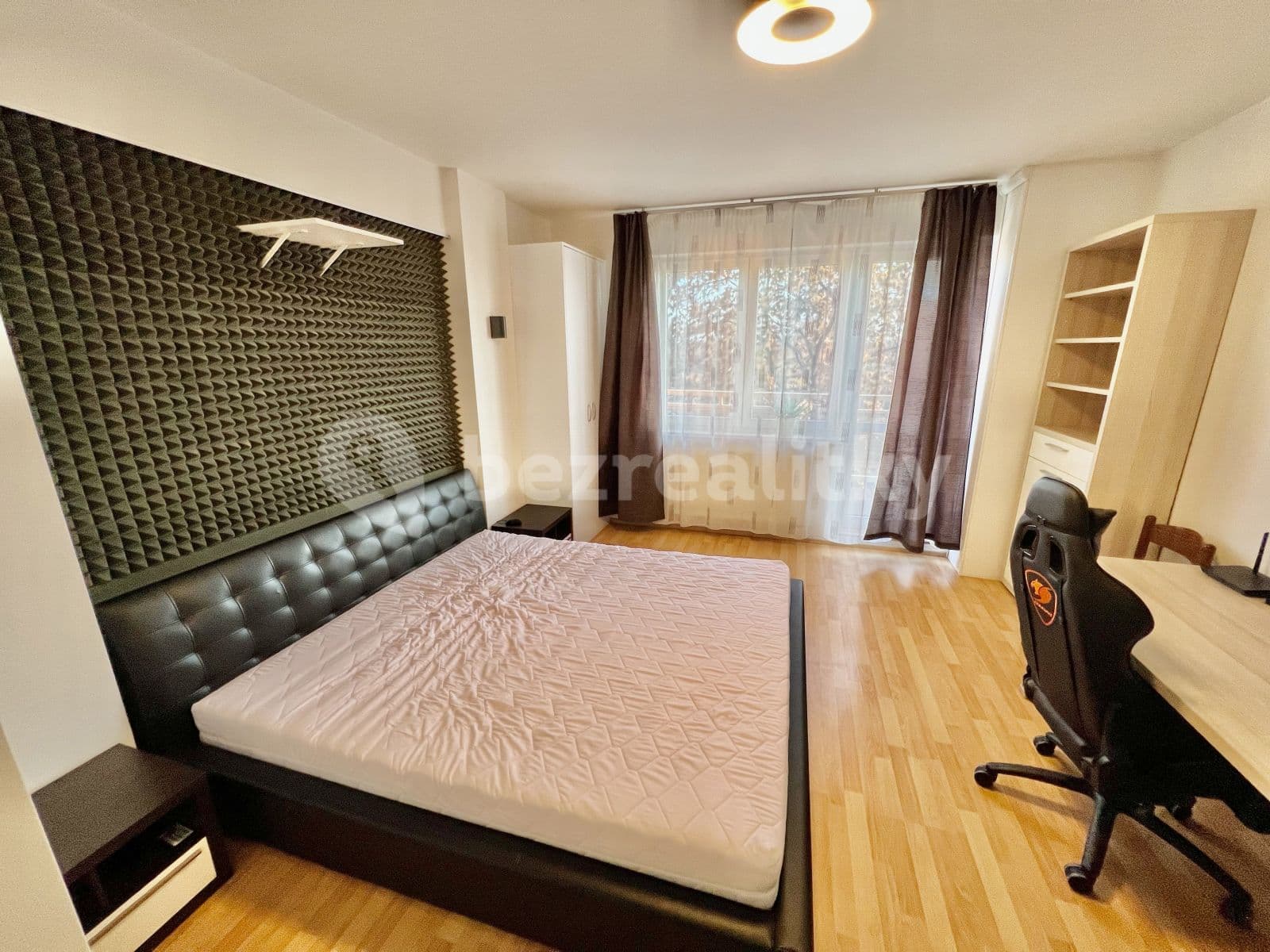 1 bedroom with open-plan kitchen flat to rent, 56 m², Slévačská, Prague, Prague 1 bedroom with open-plan kitchen flat to rent, 56 m², Slévačská, Prague, Prague