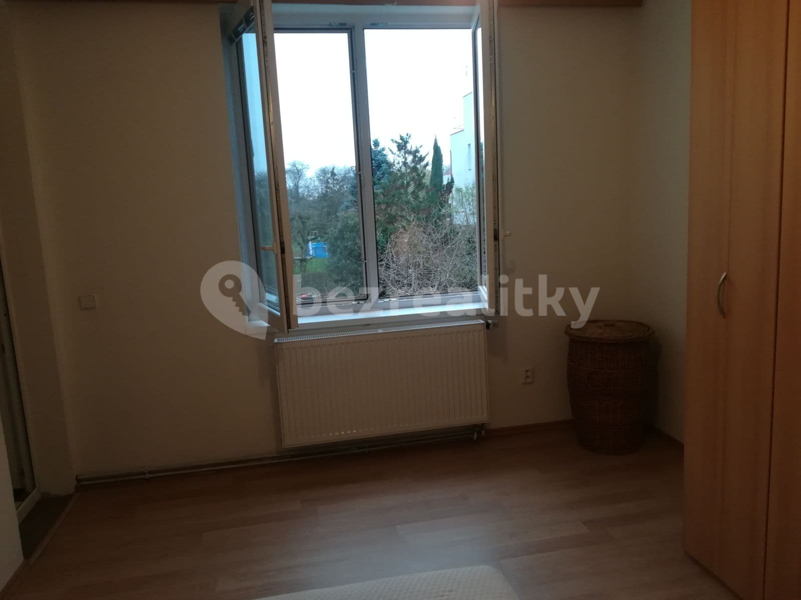1 bedroom with open-plan kitchen flat to rent, 47 m², Hošťálkova, Prague, Prague 1 bedroom with open-plan kitchen flat to rent, 47 m², Hošťálkova, Prague, Prague