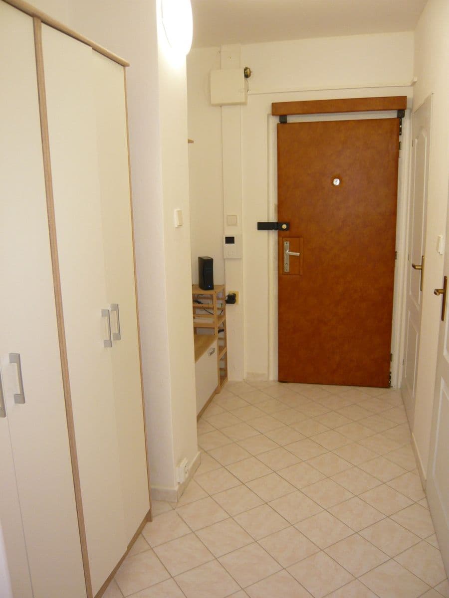 1 bedroom with open-plan kitchen flat to rent, 42 m², Doubravická, Prague, Prague 1 bedroom with open-plan kitchen flat to rent, 42 m², Doubravická, Prague, Prague