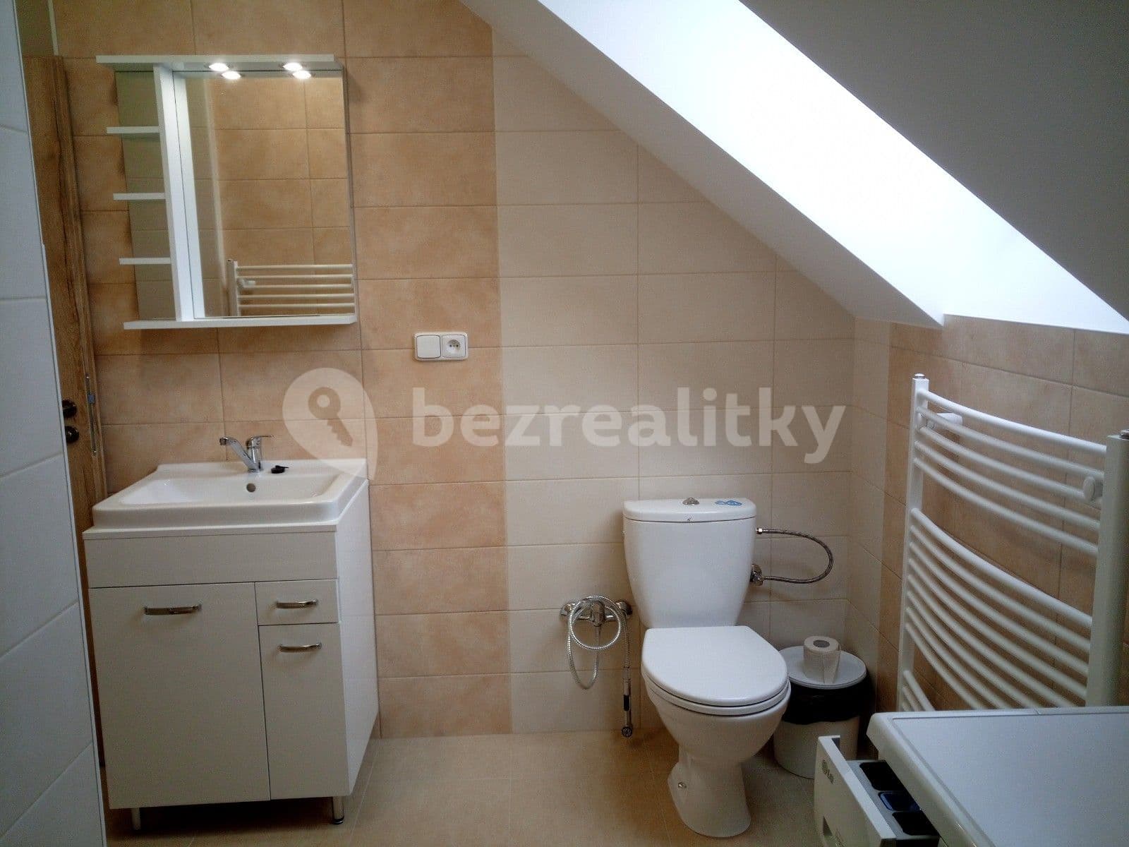 1 bedroom with open-plan kitchen flat to rent, 73 m², Zálesí, Úvaly, Středočeský Region 1 bedroom with open-plan kitchen flat to rent, 73 m², Zálesí, Úvaly, Středočeský Region