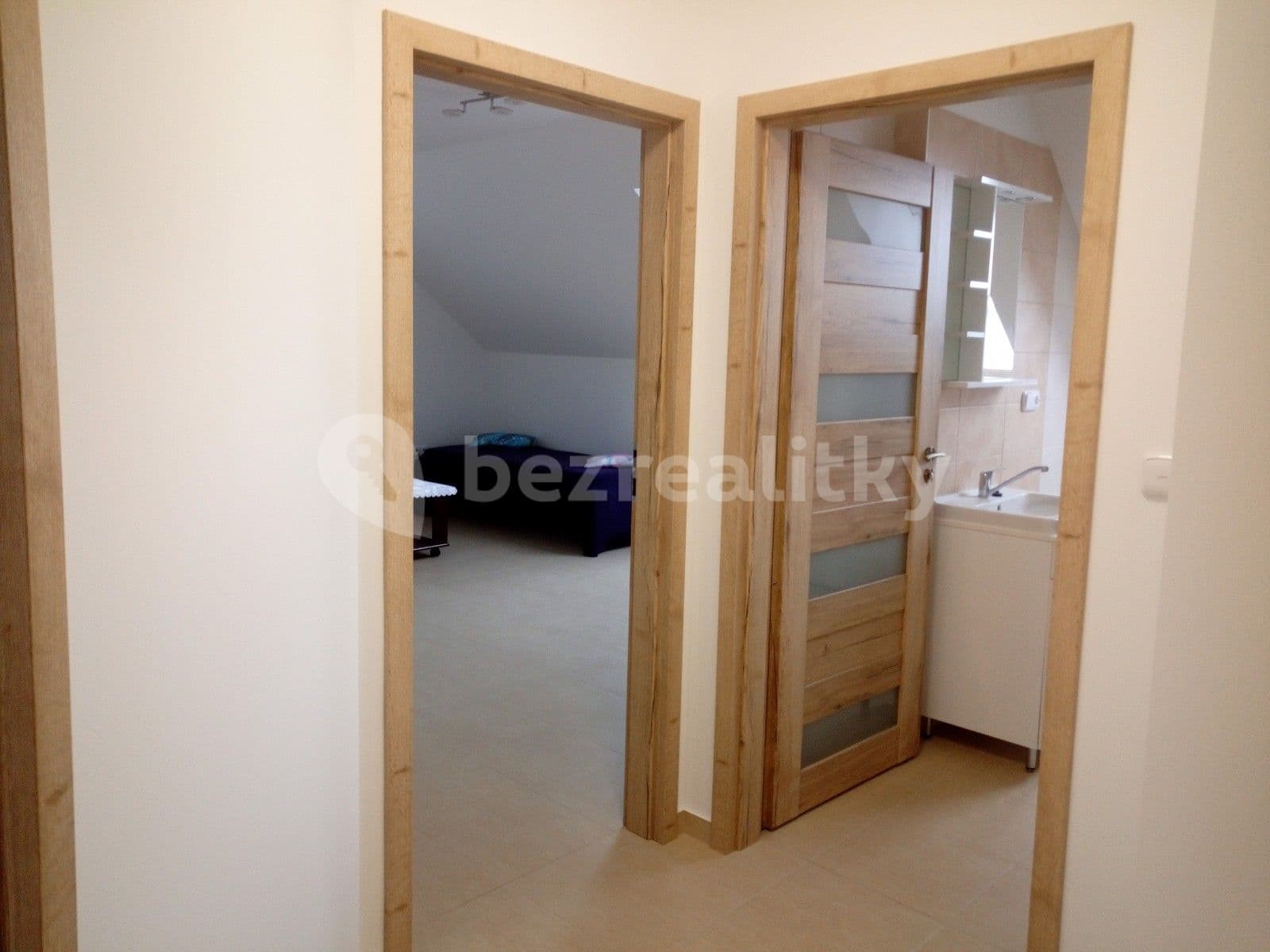 1 bedroom with open-plan kitchen flat to rent, 73 m², Zálesí, Úvaly, Středočeský Region 1 bedroom with open-plan kitchen flat to rent, 73 m², Zálesí, Úvaly, Středočeský Region