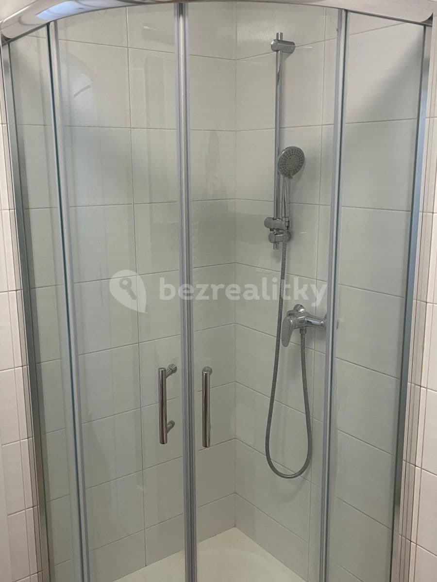 1 bedroom with open-plan kitchen flat to rent, 50 m², Železničního pluku, Pardubice, Pardubický Region 1 bedroom with open-plan kitchen flat to rent, 50 m², Železničního pluku, Pardubice, Pardubický Region