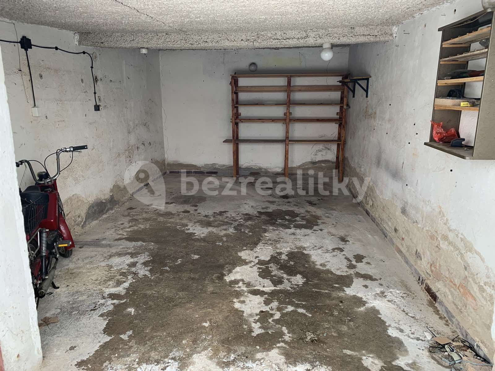 garage to rent, 23 m², Moravská, Kroměříž, Zlínský Region garage to rent, 23 m², Moravská, Kroměříž, Zlínský Region
