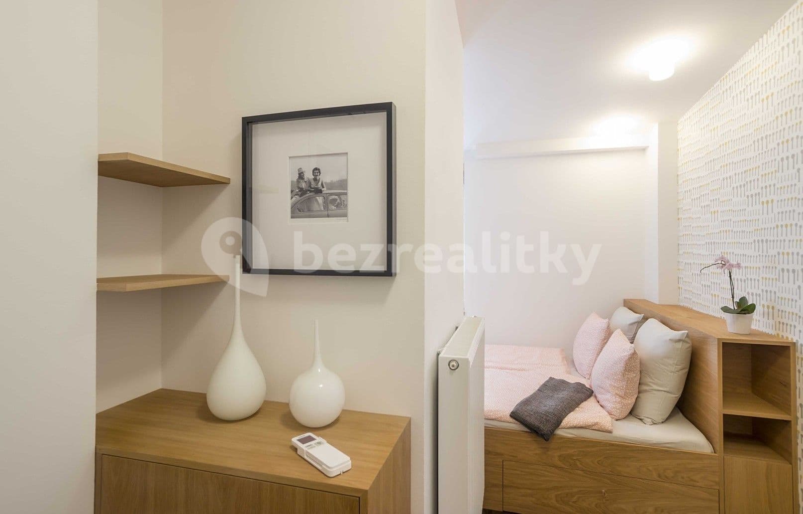 1 bedroom with open-plan kitchen flat to rent, 70 m², U Parního mlýna, Prague, Prague 1 bedroom with open-plan kitchen flat to rent, 70 m², U Parního mlýna, Prague, Prague