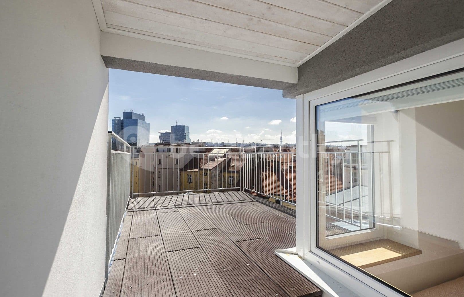 1 bedroom with open-plan kitchen flat to rent, 70 m², U Parního mlýna, Prague, Prague 1 bedroom with open-plan kitchen flat to rent, 70 m², U Parního mlýna, Prague, Prague