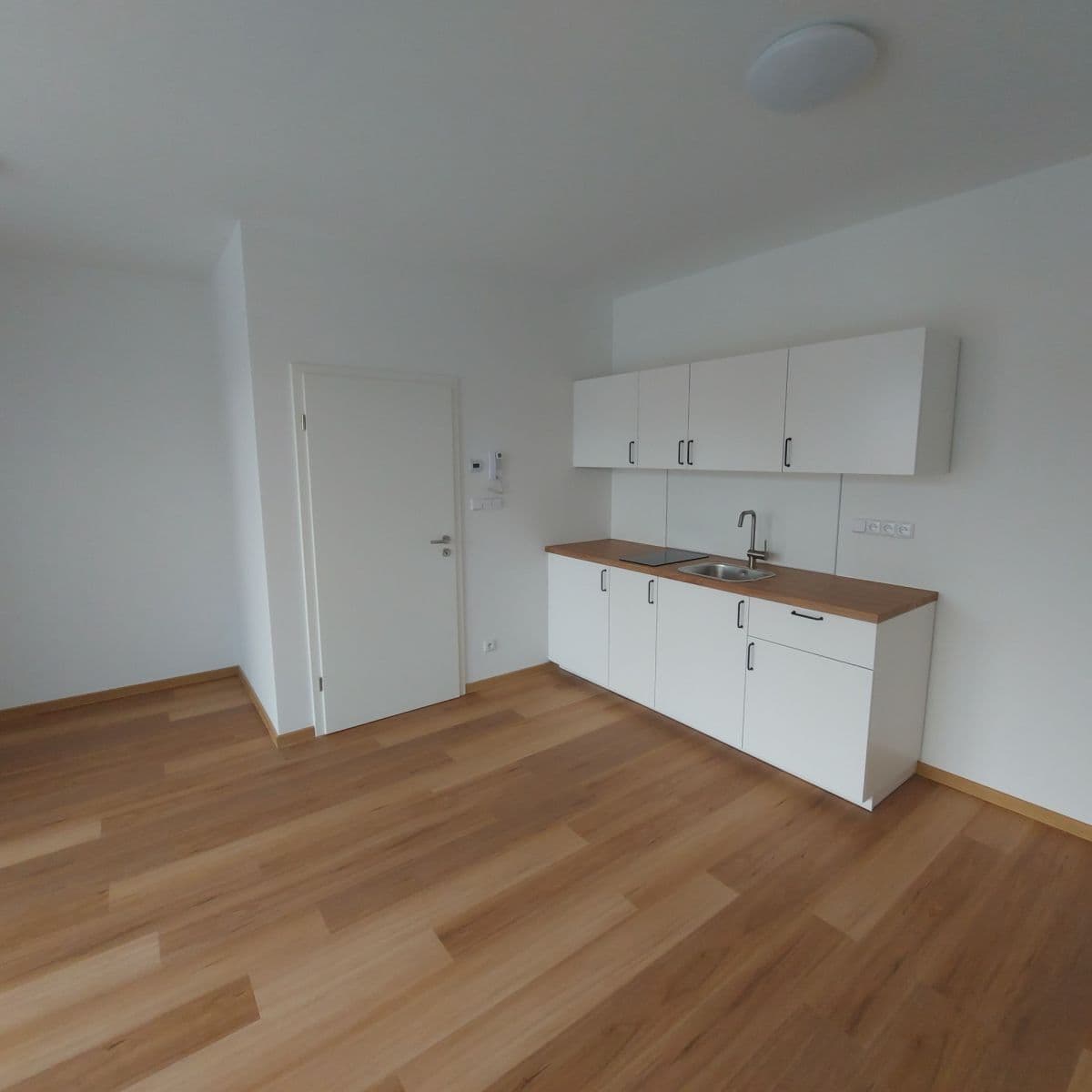 Studio flat to rent, 40 m², Horova, Brno, Jihomoravský Region Studio flat to rent, 40 m², Horova, Brno, Jihomoravský Region