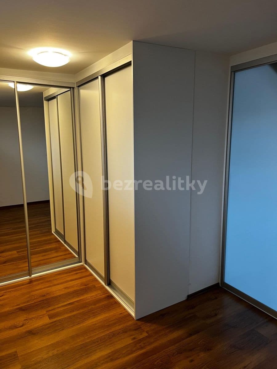 2 bedroom with open-plan kitchen flat to rent, 80 m², Kovářská, Prague, Prague 2 bedroom with open-plan kitchen flat to rent, 80 m², Kovářská, Prague, Prague
