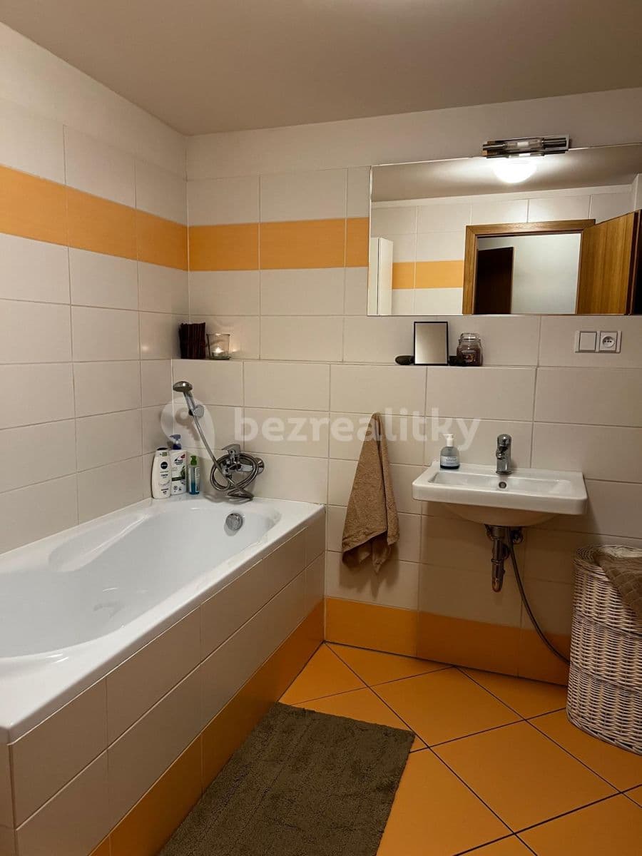 2 bedroom with open-plan kitchen flat to rent, 80 m², Kovářská, Prague, Prague 2 bedroom with open-plan kitchen flat to rent, 80 m², Kovářská, Prague, Prague