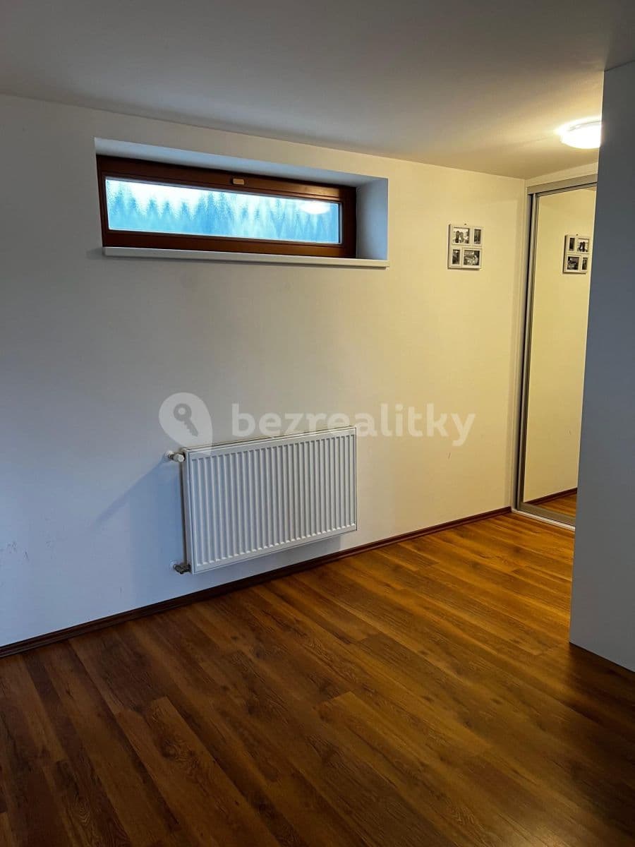 2 bedroom with open-plan kitchen flat to rent, 80 m², Kovářská, Prague, Prague 2 bedroom with open-plan kitchen flat to rent, 80 m², Kovářská, Prague, Prague