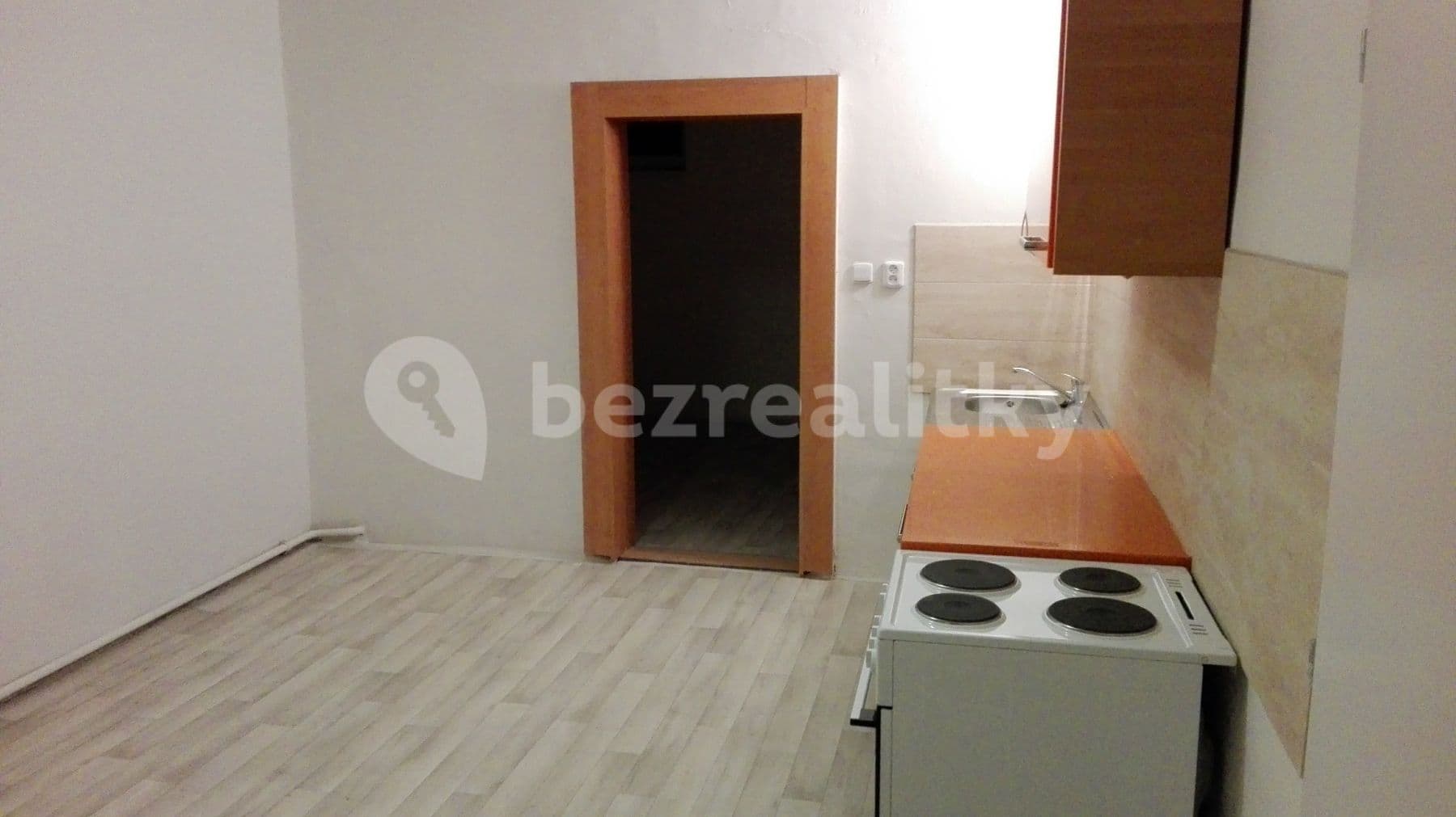 1 bedroom with open-plan kitchen flat to rent, 38 m², Táborská, Brno, Jihomoravský Region 1 bedroom with open-plan kitchen flat to rent, 38 m², Táborská, Brno, Jihomoravský Region