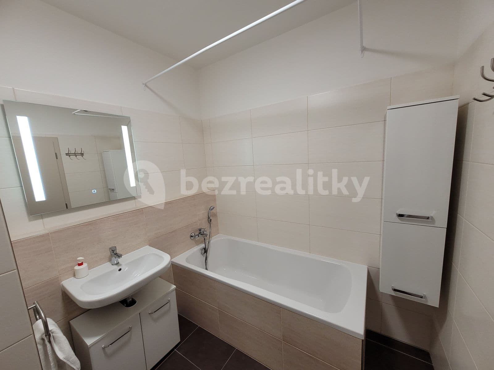 Studio flat to rent, 43 m², Čerpadlová, Prague, Prague Studio flat to rent, 43 m², Čerpadlová, Prague, Prague