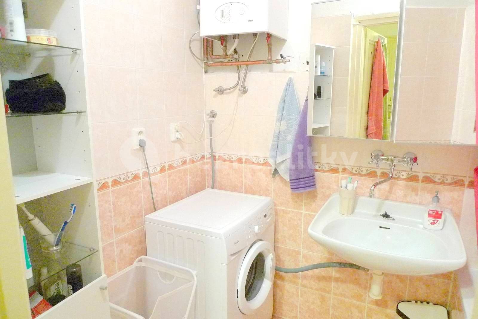 3 bedroom flat to rent, 21 m², Sochařská, Prague, Prague 3 bedroom flat to rent, 21 m², Sochařská, Prague, Prague