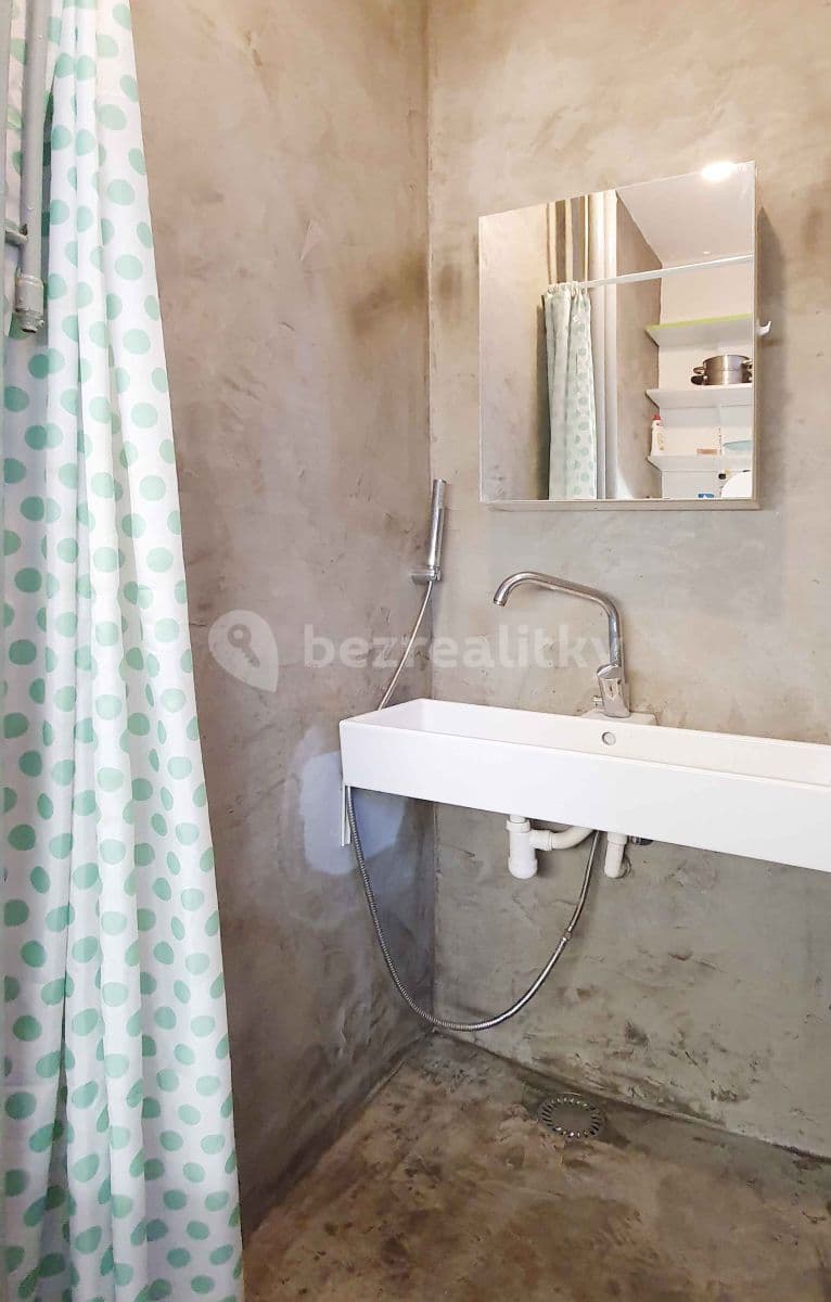 Small studio flat to rent, 20 m², Pod Lipami, Prague, Prague Small studio flat to rent, 20 m², Pod Lipami, Prague, Prague