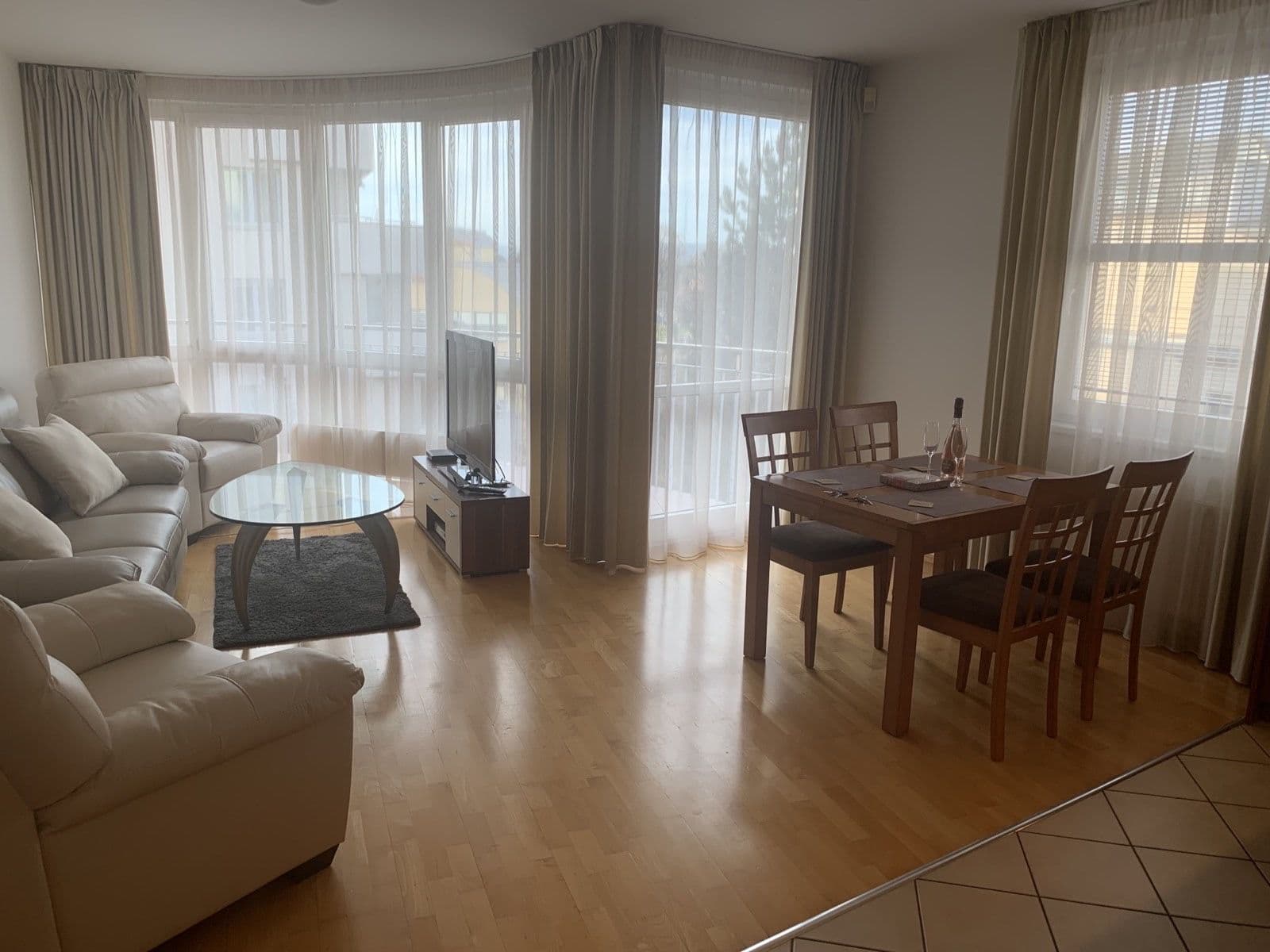 2 bedroom with open-plan kitchen flat to rent, 96 m², U Zvonařky, Prague, Prague 2 bedroom with open-plan kitchen flat to rent, 96 m², U Zvonařky, Prague, Prague