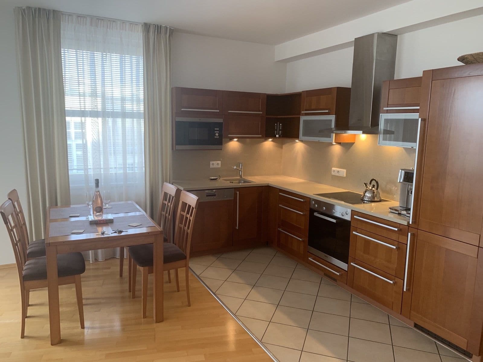 2 bedroom with open-plan kitchen flat to rent, 96 m², U Zvonařky, Prague, Prague 2 bedroom with open-plan kitchen flat to rent, 96 m², U Zvonařky, Prague, Prague